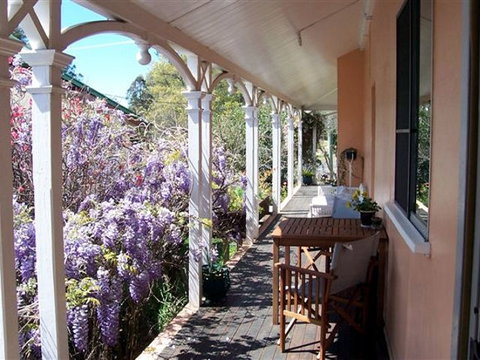 Guy House B&B - Tourism Caloundra 1