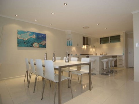 Hamilton Island Private Apartment - Poinciana - Tourism Caloundra 0
