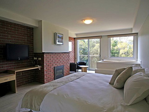 Macedon Ranges Hotel & Spa - Tourism Caloundra 2