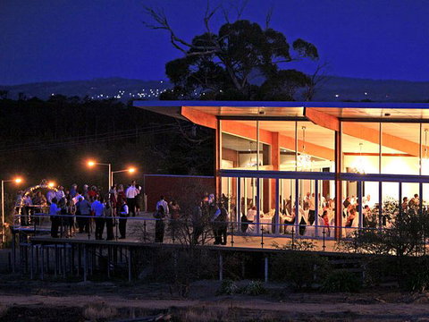 Macedon Ranges Hotel & Spa - Tourism Caloundra 3