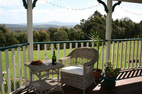 Mt Lindesay View Bed & Breakfast - Tourism Caloundra 0