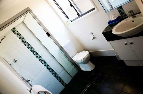 Oakey Motor Inn - Tourism Caloundra 2