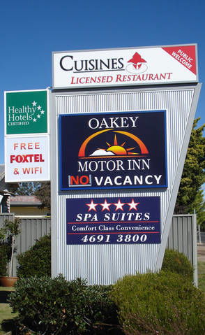 Oakey Motor Inn - Tourism Caloundra 4