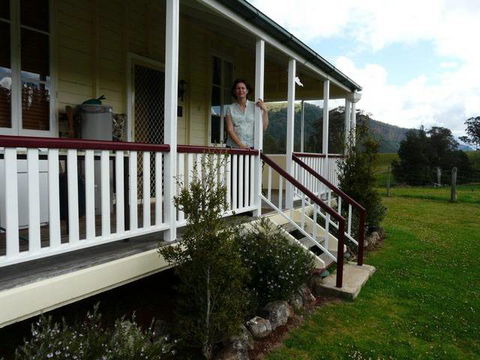 Oaklea Bed And Breakfast & Cottages - Tourism Caloundra 0