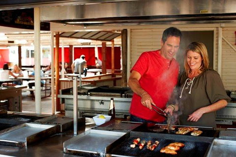 Outback Pioneer Hotel - Tourism Caloundra 9