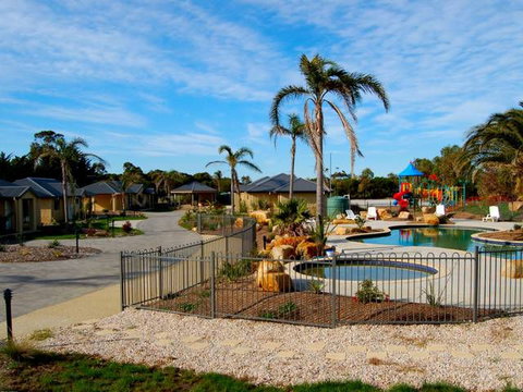 Phillip Island Surf & Circuit Accommodation - Tourism Caloundra 1