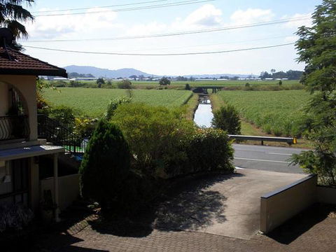 Poinciana Motel - Tourism Caloundra 0
