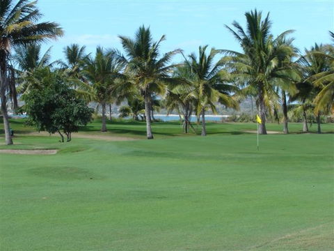 Queens Beach Tourist Village - Tourism Caloundra 0