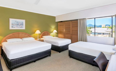 Ibis Styles Cairns - Tourism Caloundra 3