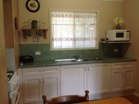 Maleny Country Cottages - Tourism Caloundra 2