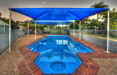 Queens Beach Tourist Village - Tourism Caloundra 2