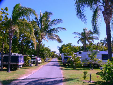 Queens Beach Tourist Village - Tourism Caloundra 7