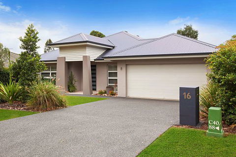 Villa Saachi - Tourism Caloundra 11