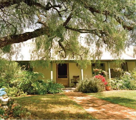 Rock Of Ages Cottage B&B - Tourism Caloundra 2