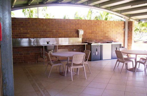 Rollingstone Beach Caravan Resort - Tourism Caloundra 6