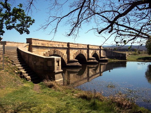 Ross Motel & Caravan Park - Tourism Caloundra 0