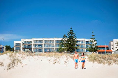 Seashells Scarborough - Tourism Caloundra 3
