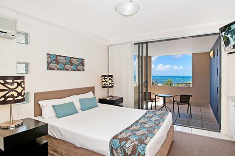 Shearwater Resort - Tourism Caloundra 3