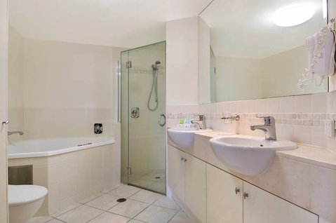 Shearwater Resort - Tourism Caloundra 4