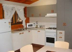 Shelly Beach Cabins - Tourism Caloundra 10