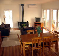 Strath Valley View B and B - Tourism Caloundra