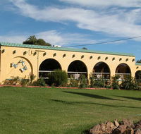 Tarcutta Halfway Motor Inn/Horse Hotel - Tourism Caloundra