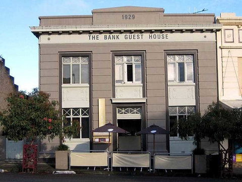 The Bank Guesthouse - Tourism Caloundra 1