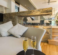 The Feathered Nest - Luxury Wildlife Retreat - Tourism Caloundra