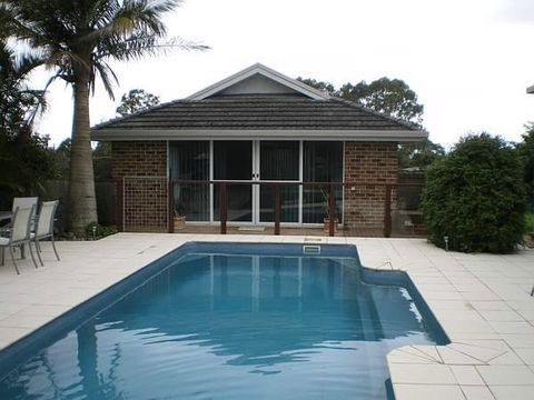 The Kabana Luxury Accommodation - Tourism Caloundra 3