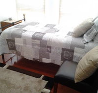 The Pommy Tree Bed  Breakfast - Tourism Caloundra