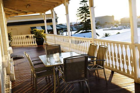 Tradewinds Hotel Fremantle - Tourism Caloundra 1