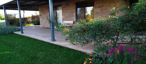 Welcome Cottage Executive Serviced Accommodation - Tourism Caloundra 1