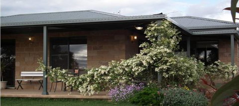 Welcome Cottage Executive Serviced Accommodation - Tourism Caloundra 2