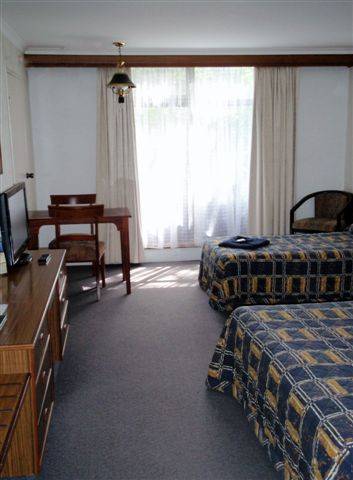 West Coaster Motel - Tourism Caloundra 2