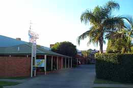 Yambil Inn Motel - Tourism Caloundra 0
