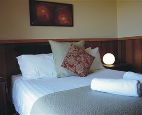 Karma Chalets And Karisma Spa - Tourism Caloundra 1