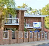 Toddy's Backpackers and Budget Accommodation - Tourism Caloundra
