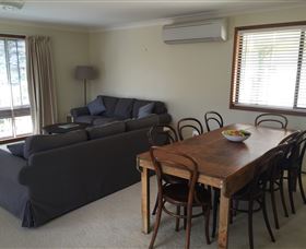 Narrawallee Holiday House - Tourism Caloundra 6