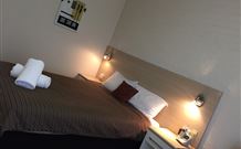 Hamilton's Townhouse Motel - Queanbeyan - Tourism Caloundra 1