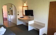 Hamilton's Townhouse Motel - Queanbeyan - Tourism Caloundra 5