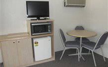 Pine Lodge Motel - Woolgoolga - Tourism Caloundra 3