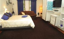 Retreat At Froog-Moore Park - Tamworth - Tourism Caloundra 4