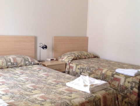 Mia Motel - Tourism Caloundra 5