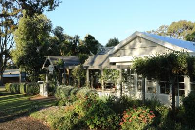 Holmwood Guest House - Tourism Caloundra 5