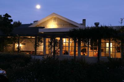Holmwood Guest House - Tourism Caloundra 8