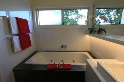 Holmwood Guest House - Tourism Caloundra 9