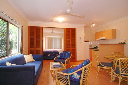 Royal Palm Villas - Tourism Caloundra 0
