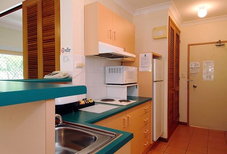 Royal Palm Villas - Tourism Caloundra 2