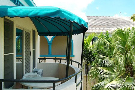 Royal Palm Villas - Tourism Caloundra 3