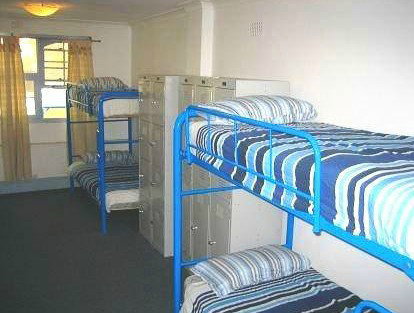 Blue Parrot Backpackers - Tourism Caloundra 1